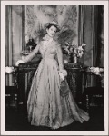 Lynn Fontanne in a scene from the original Broadway production of Noël Coward's "Quadrille."