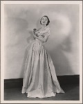 Lynn Fontanne in a scene from the original Broadway production of Noël Coward's "Quadrille"