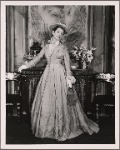 Lynn Fontanne in a scene from the original Broadway production of Noël Coward's "Quadrille"
