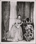 Lynn Fontanne in a scene from the original Broadway production of Noël Coward's "Quadrille"