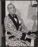 Noel Coward in the 1958 Broadway revival of Present Laughter