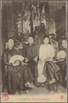 Saigon.  Un groupe d'elégantes.