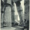 Karnak: Gr[and] Temple, la colonne penchée.