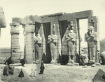 Thebes: Ramesseum, statues d'Osiris.