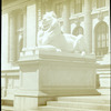 Central building, sculpture and monuments : Potter, entrance lion