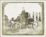 1900 - Oldsmobile , curved  dashed ru[n]about, 1 cylinder