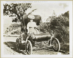 1904 - Oldsmobile , curved  dashed runabout model 6, 1 cylinder.