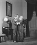 Edward G. Robinson as Ponza and Beryl Mercer as Signora Frola.