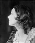 Katharine Cornell as Elizabeth Barrett.