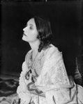 Katharine Cornell as Elizabeth Barrett.