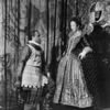 Lynn Fontanne as Elizabeth the Queen and Alfred Lunt as Earl of Essex.