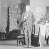 Alfred Lunt as Albert Von Echardt.