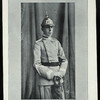 S. M. el Rey D. Alfonso XIII, con el uniforme de lanceros con que asistió á la revista militar de Vincennes.