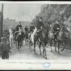 Le roi Espagne a toléde ; Alphonse XIII, le prince des Asturies et leur état-major faisant leur entrée dans la ville.