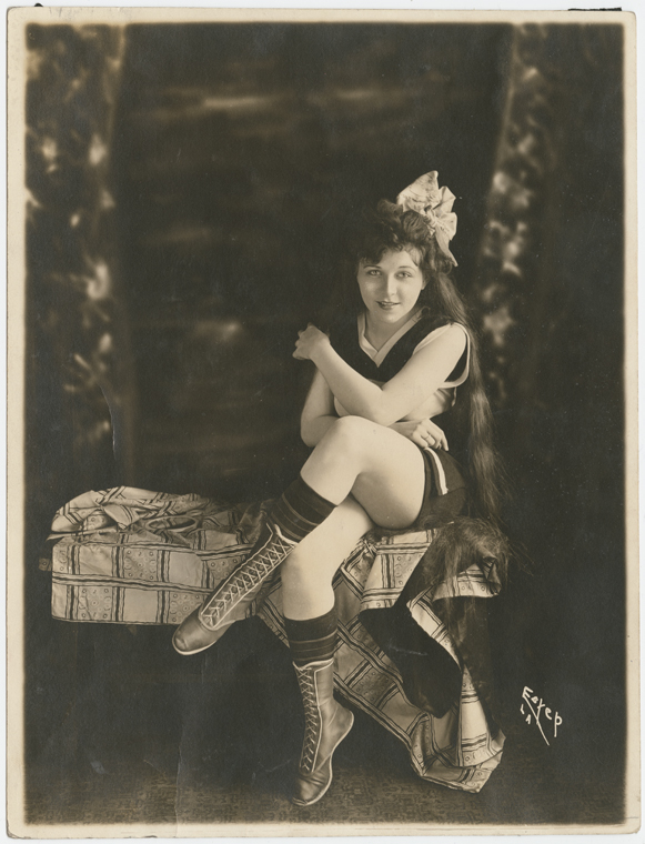 Josephine Cogdell As A Pin Up Girl During The Period She Was A Mack