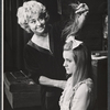Joan Blondell and Swoosie Kurtz in the stage production The Effect of Gamma Rays on Man-in-the-Moon Marigolds