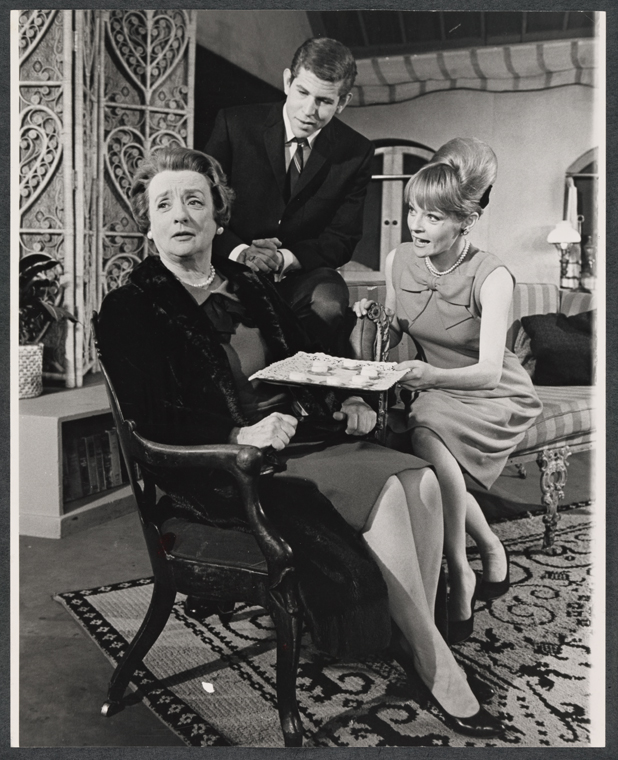 Mildred Natwick, Tony Roberts, and Penny Fuller in the stage production ...