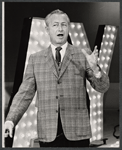 Guest host Robert Young in the "Thanksgiving Celebration" episode of The Bell Telephone Hour [November 24, 1964]
