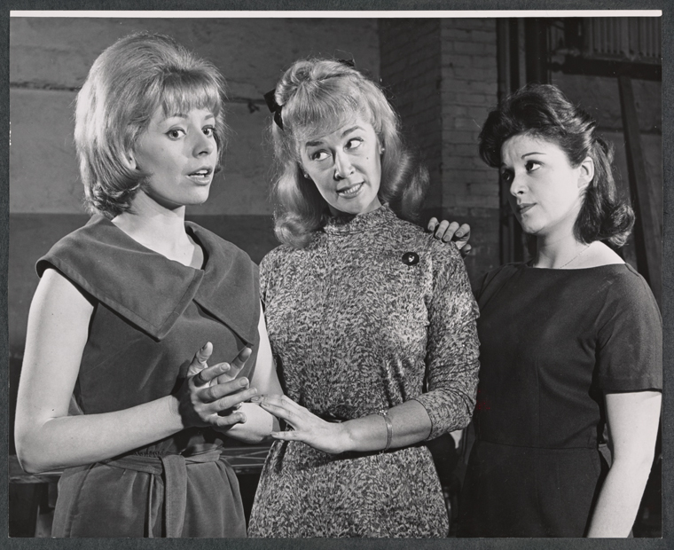 Janis Hansen, Sylvia Miles and Linda Lavin in rehearsal for the stage ...