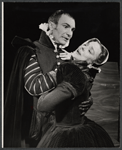 John Colicos and Irene Worth in the 1957 Off-Broadway production of Mary Stuart