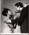 Diana Sands and Alan Alda in the stage production The Owl and the Pussycat