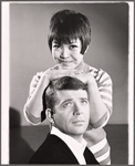 Pat Suzuki and Robert Reed in the touring stage production The Owl and the Pussycat 