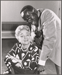 Godfrey Cambridge and Molly Picon in rehearsal for the stage production How to Be a Jewish Mother 
