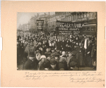 9-go apr., 1917 g. manifestatsiia zhenshchin-soldatok po Nevskomu pr....  Fotograf K. K. Bulla