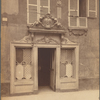 106 Avenue de Suffren [doorway, Paris]