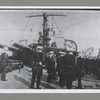 Vysochaishii Smotr 2-oi Tikhookeanskoi Eskadry v Libave v 1904 godu.Na iute flagmanskago korablia, bronenostsa "Kniaz Suvorov":V tsentre-Gosudar Imperator.