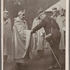 Une poignée de main en terrain neutre. Guillaume II. Général Pau