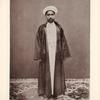 Thorhüter der Ka‘ba [Ka‘bah] (aus der Schêbah-Familie [Bani Shaybî], die seit vorislamischer Zeit dies Amt innehat).