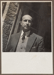 Snapshot of Raphael Patai leaning against wall