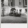 Saturday afternoon in front of the courthouse. Greenville [i.e., Greeneville], Tennessee