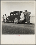 Oklahoma sharecropper entering California stalled on desert with his wife and four children