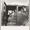 Migrant children from Oklahoma on California highway