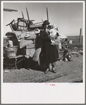 Missouri family of five, seven months from the drought area. "Broke, baby sick, car trouble." U.S. 99 near Tracy, California