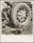 The tractor is driving cotton workers off the land. Mississippi Delta, Aldridge Plantation [near Leland]