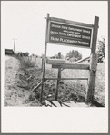 Oregon, Marion County, near West Stayton. A seasonal office is maintained by the State Employment Service during the bean harvest. See general caption number 46
