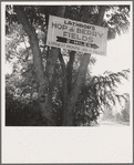 Oregon. Josephine County, near Grants Pass. On road off main highway, leading to Roque River. Hop farms picker: "But they don't say what they pay"