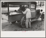 Fruit vendor, Meriden, Conn