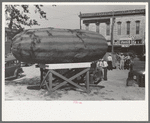 Statue to the watermelon, Weatherford, Texas, watermelon center