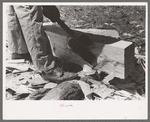 Using a broad axe to finish up a tie, Pie Town, New Mexico