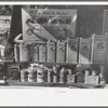 Store window, Ontario, Oregon