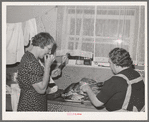 In the kitchen. Dinner of the Loomis Fruit Association. Loomis, Placer County, California