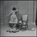 Michael Arshansky as Drosselmeyer and children in The Nutcracker