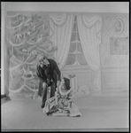 Michael Arshansky as Drosselmeyer and children in The Nutcracker
