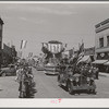 Street scene. Beginning of the Fourth of July parade at Vale, Oregon