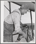 Oiling the combine. Walla Walla County, Washington