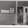 Farm workers who attend apple packing school at FSA (Farm Security Administration) farm family migratory labor camp. Yakima, Washington